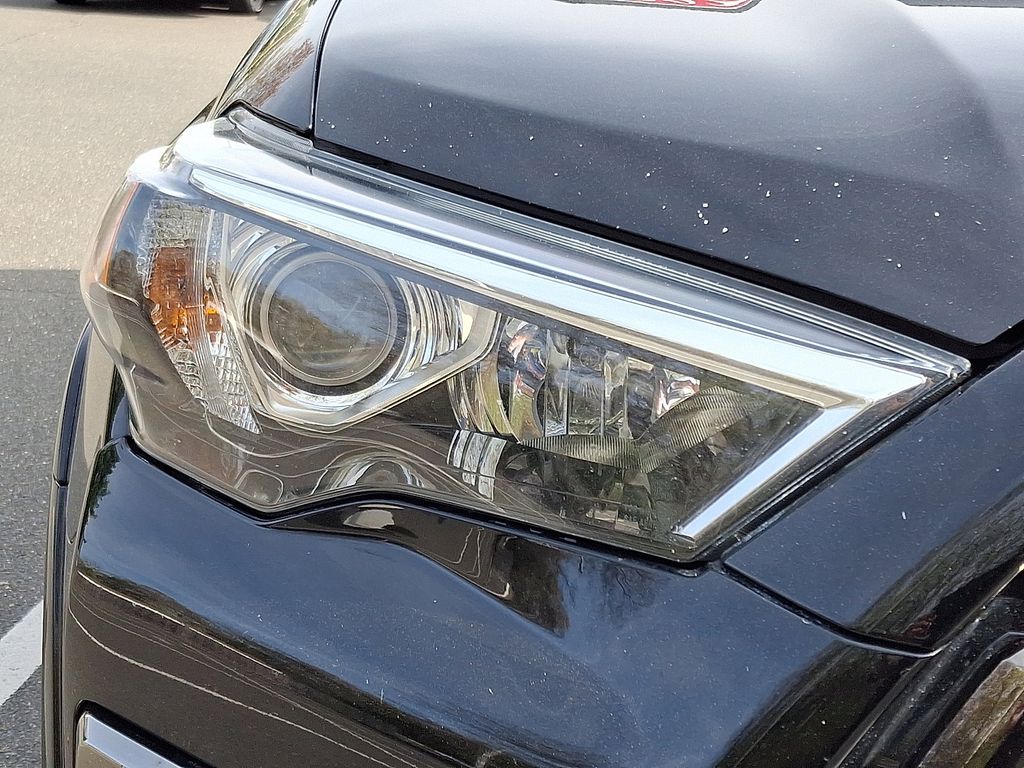2020 Toyota 4Runner Limited 9