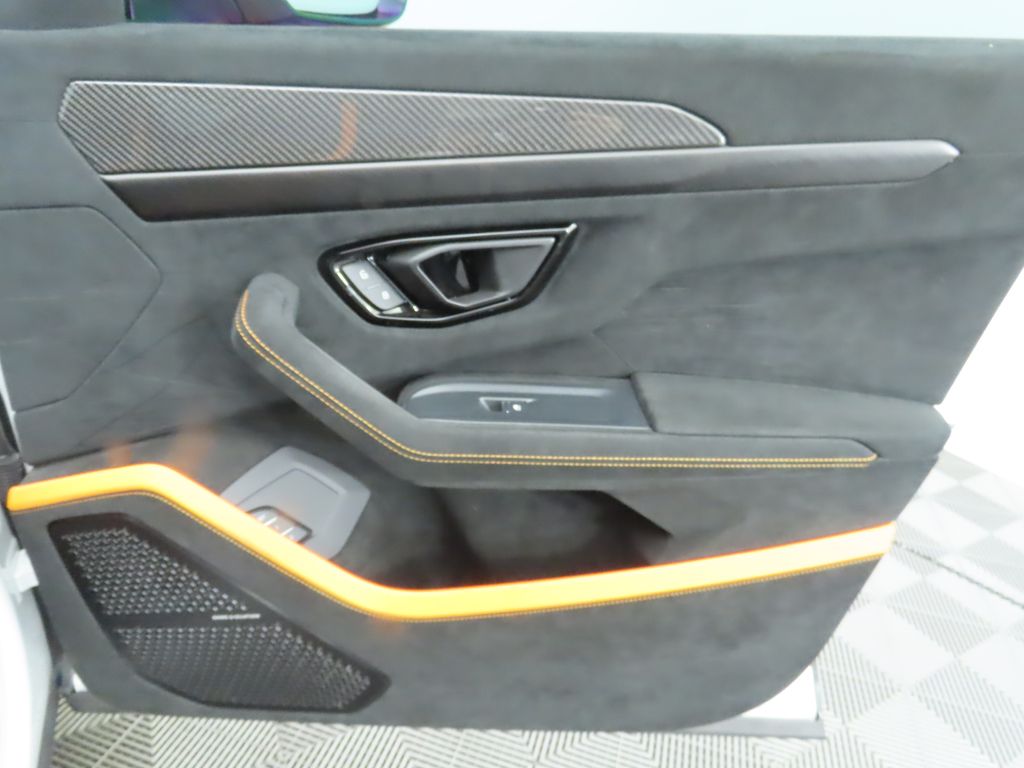 Thumbnail: 2024 Lamborghini Urus - 26