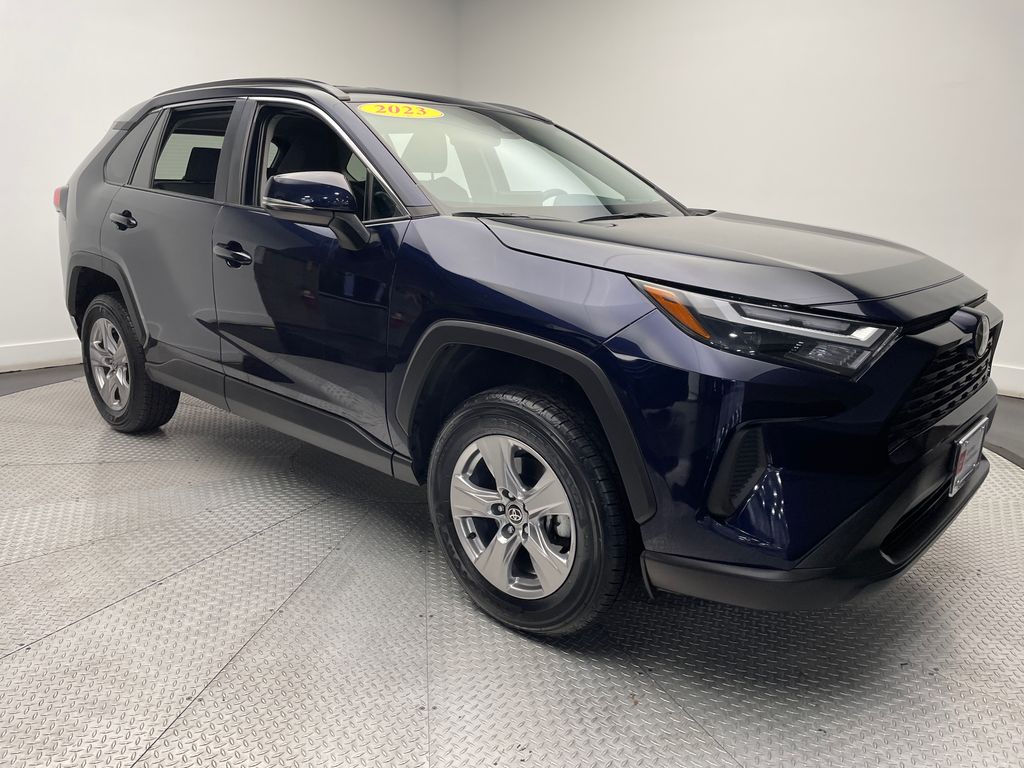 2023 Toyota RAV4 XLE 5