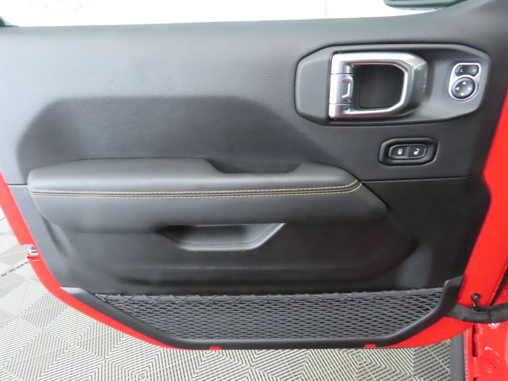2025 Jeep Wrangler Sahara 4xe 27