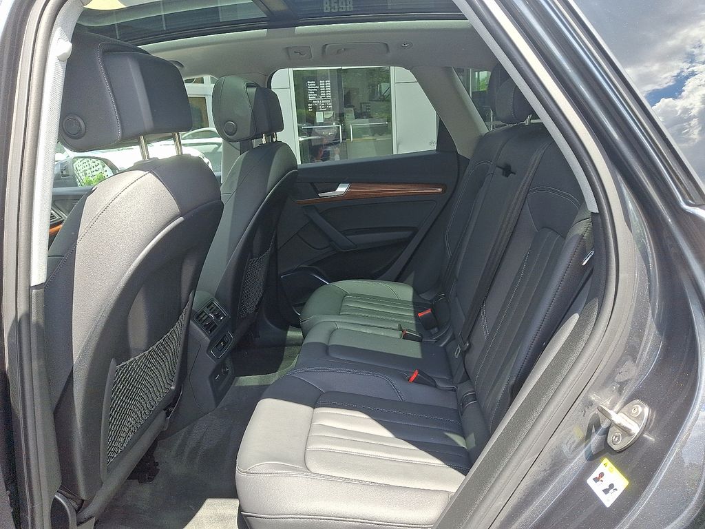 2023 Audi Q5 e Premium 10