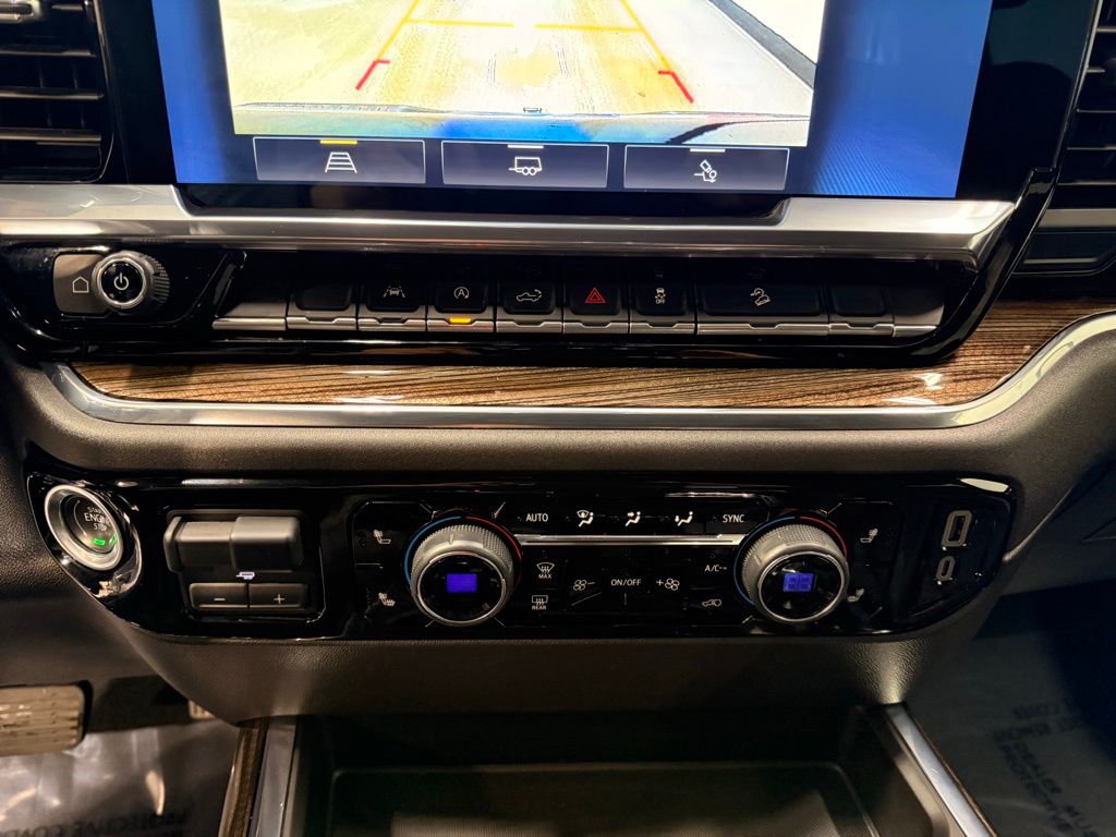 Thumbnail: 2024 Chevrolet Silverado 1500 - 18