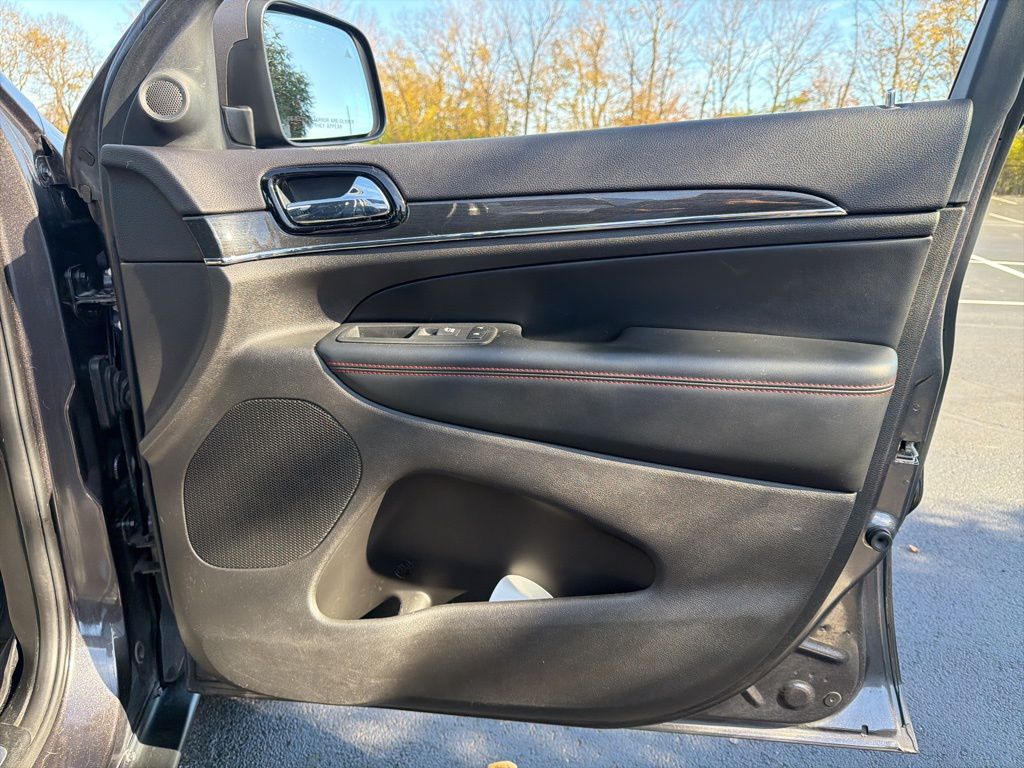 Thumbnail: 2019 Jeep Grand Cherokee - 27