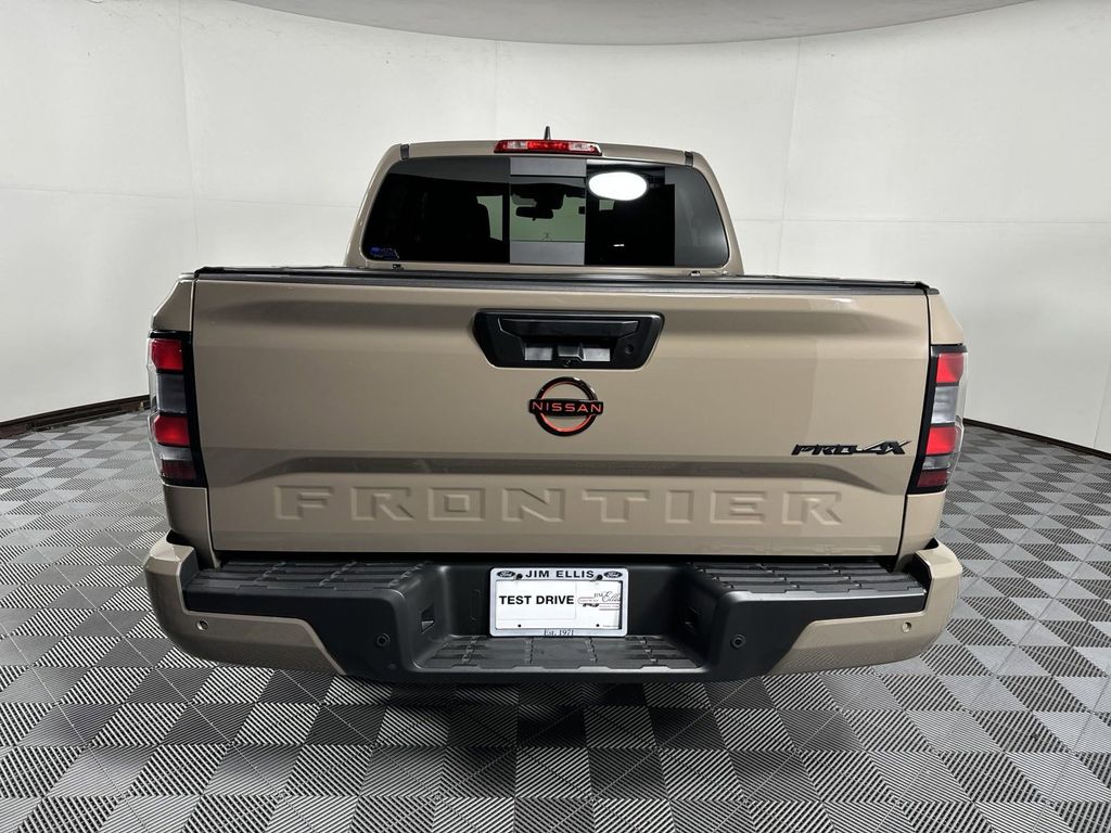 2024 Nissan Frontier PRO-4X 6