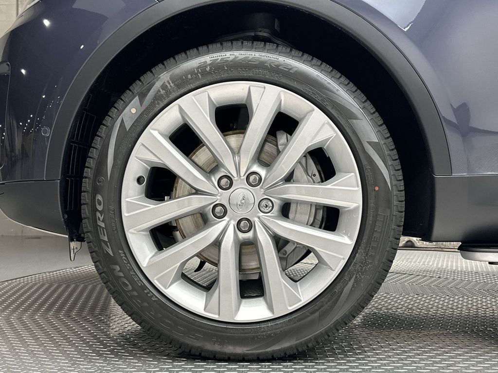 2024 Land Rover Discovery S 10