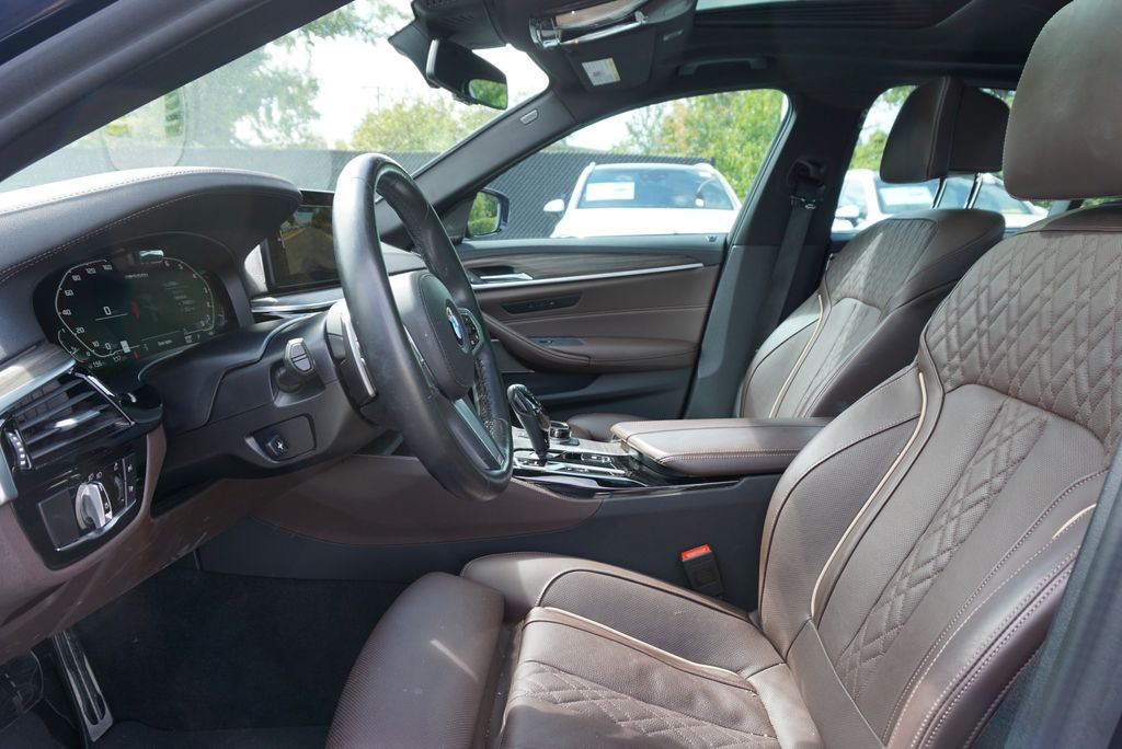 Thumbnail: 2021 BMW 5 Series - 9