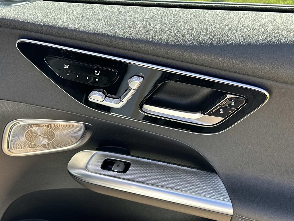 Thumbnail: 2025 Mercedes-Benz GLC - 19