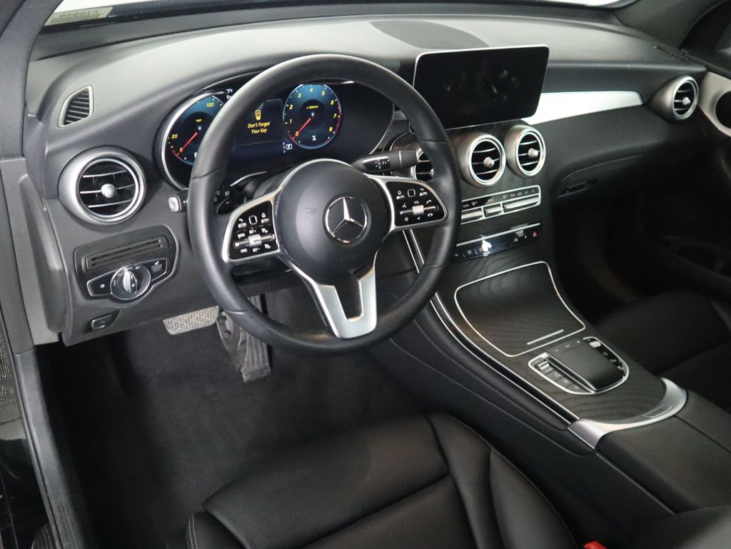 2022 Mercedes-Benz GLC 300 9