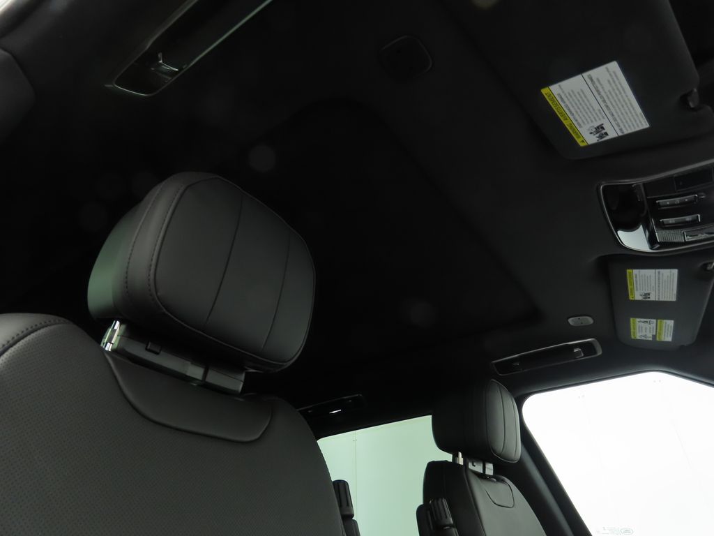 2025 Land Rover Range Rover Sport SE 20