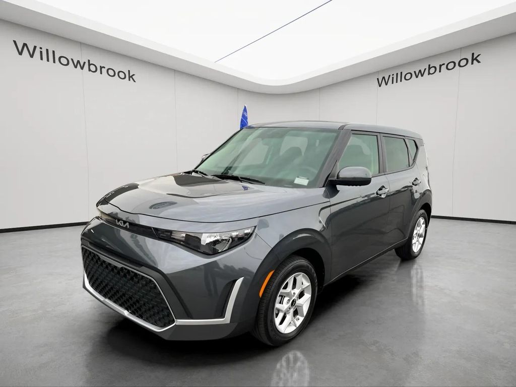 Gray 2025 Kia Soul SUV / Crossover Front-Wheel Drive Continuously Variable Transmission