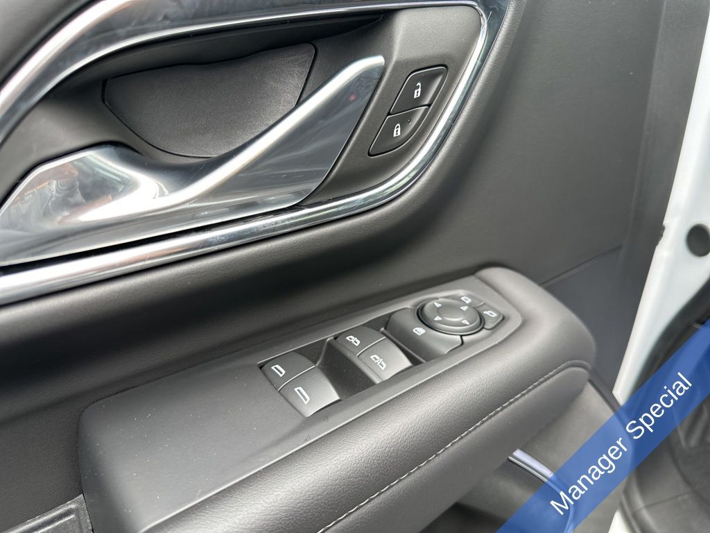 2024 GMC Yukon SLE photo