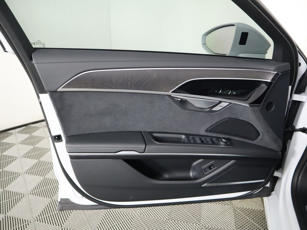 Thumbnail: 2025 Audi A8 - 25