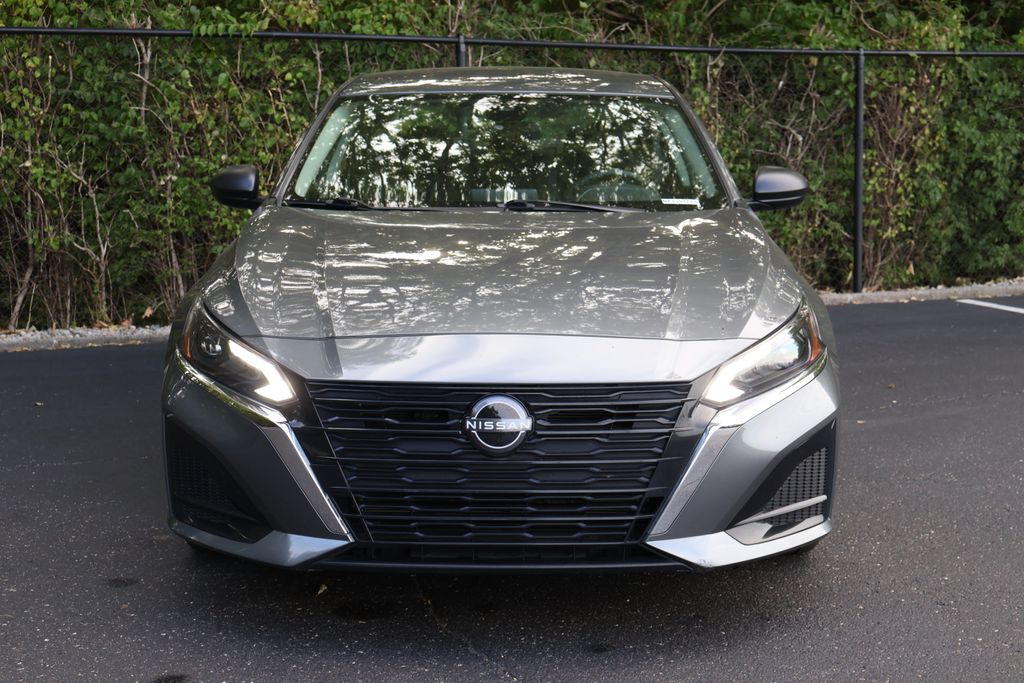Thumbnail: 2025 Nissan Altima - 2