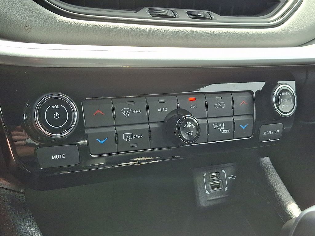 2025 Jeep Compass Limited White at South Hills CDJR