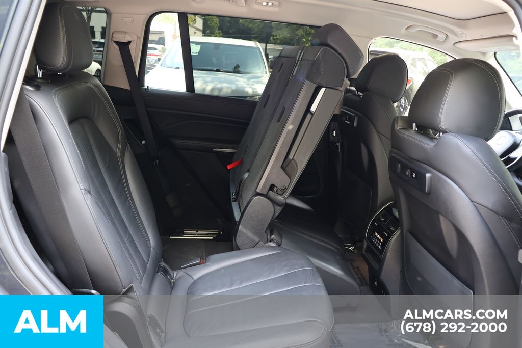 Used 2022 Gray BMW xDrive40i image 28