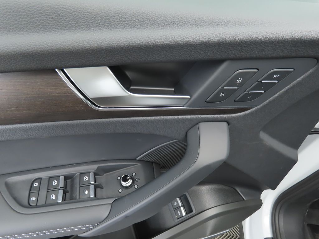 2025 Audi Q5  23