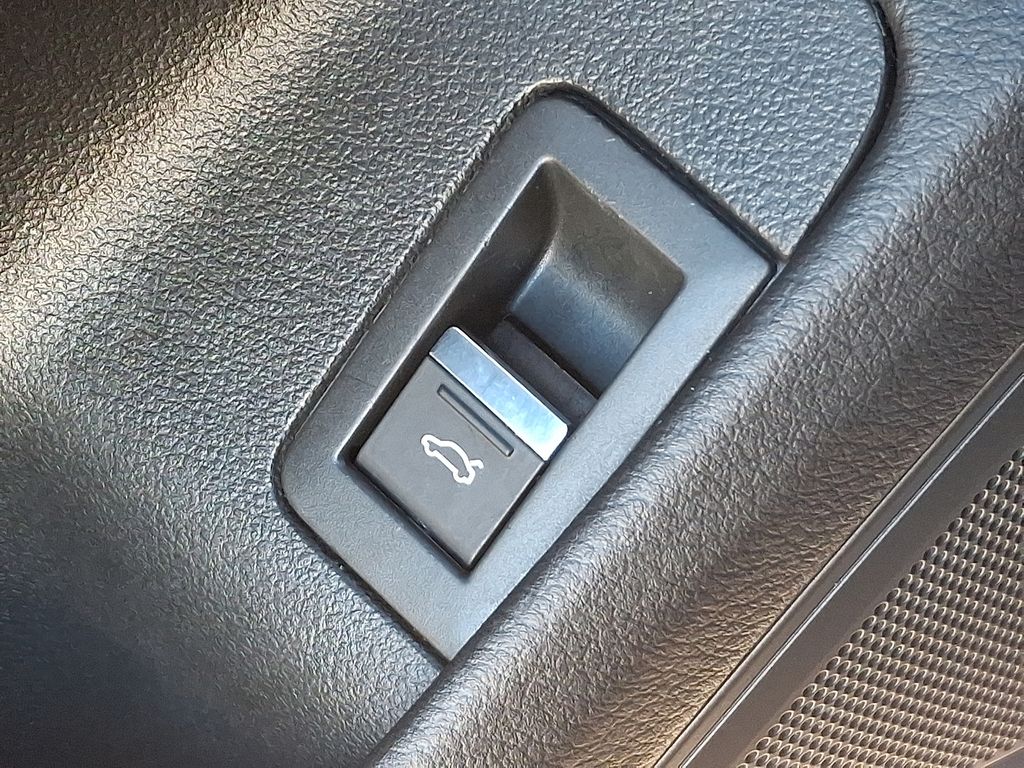 Thumbnail: 2023 Audi S6 - 27