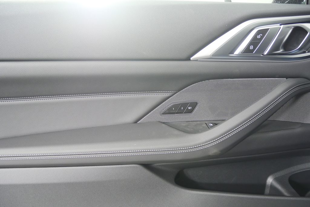 Thumbnail: 2026 BMW 4 Series - 10