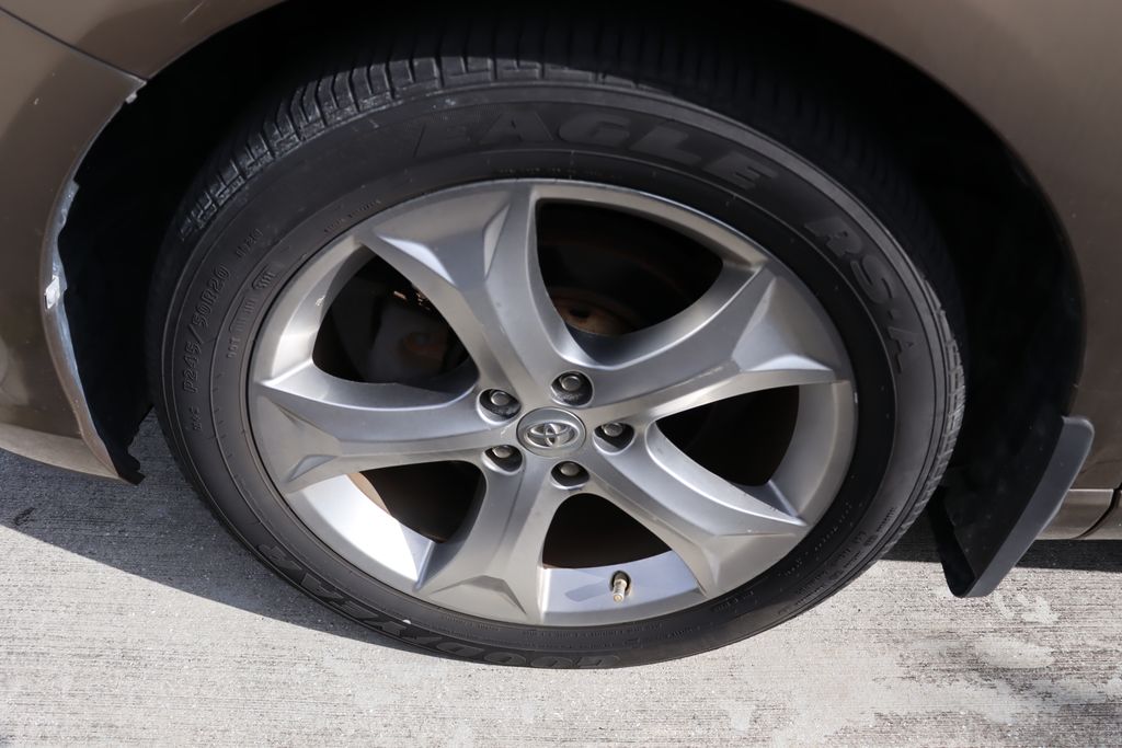 Thumbnail: 2010 Toyota Venza - 4