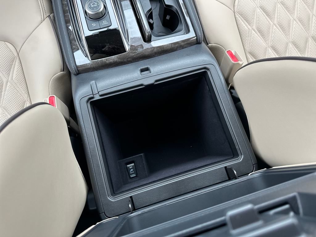 2024 Nissan Armada Platinum photo
