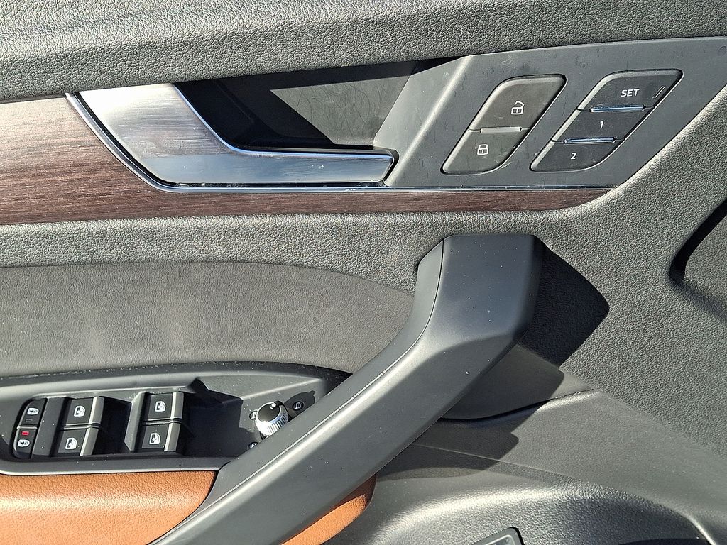 Thumbnail: 2022 Audi Q5 - 12