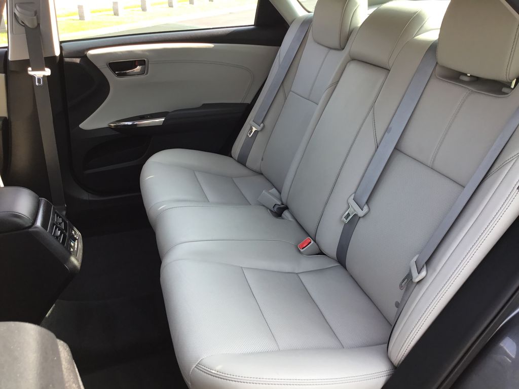 2018 Toyota Avalon Limited 14