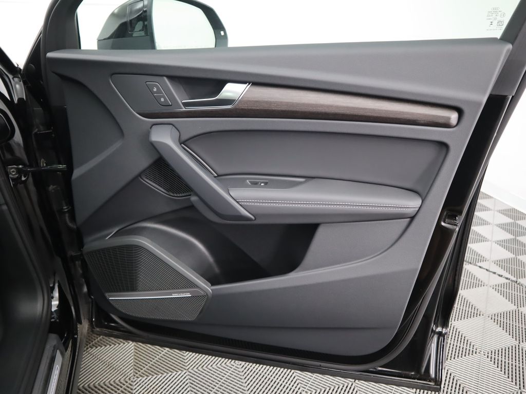2025 Audi Q5  27