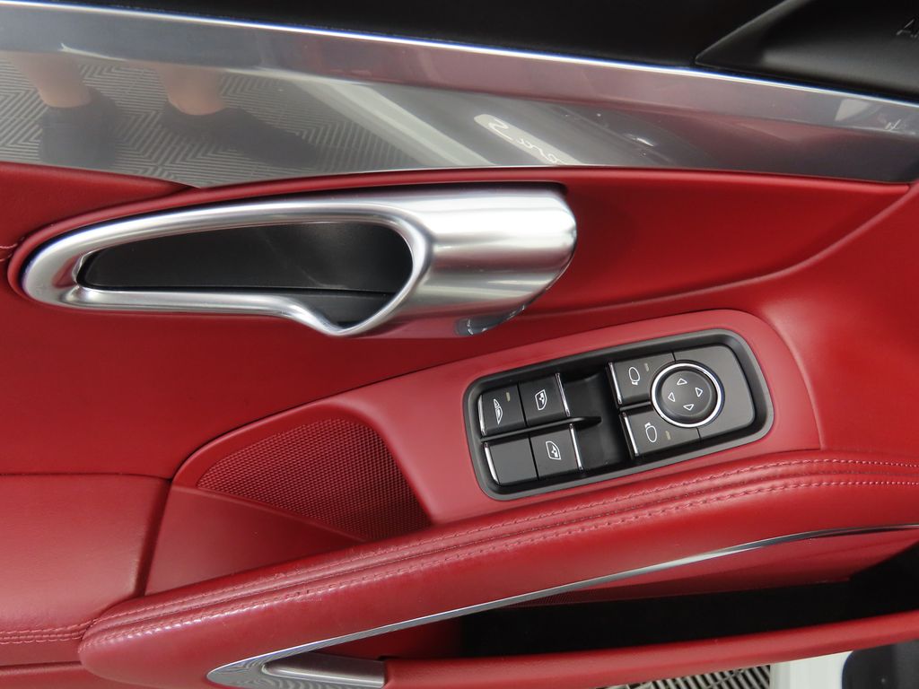 Thumbnail: 2019 Porsche 911 - 22