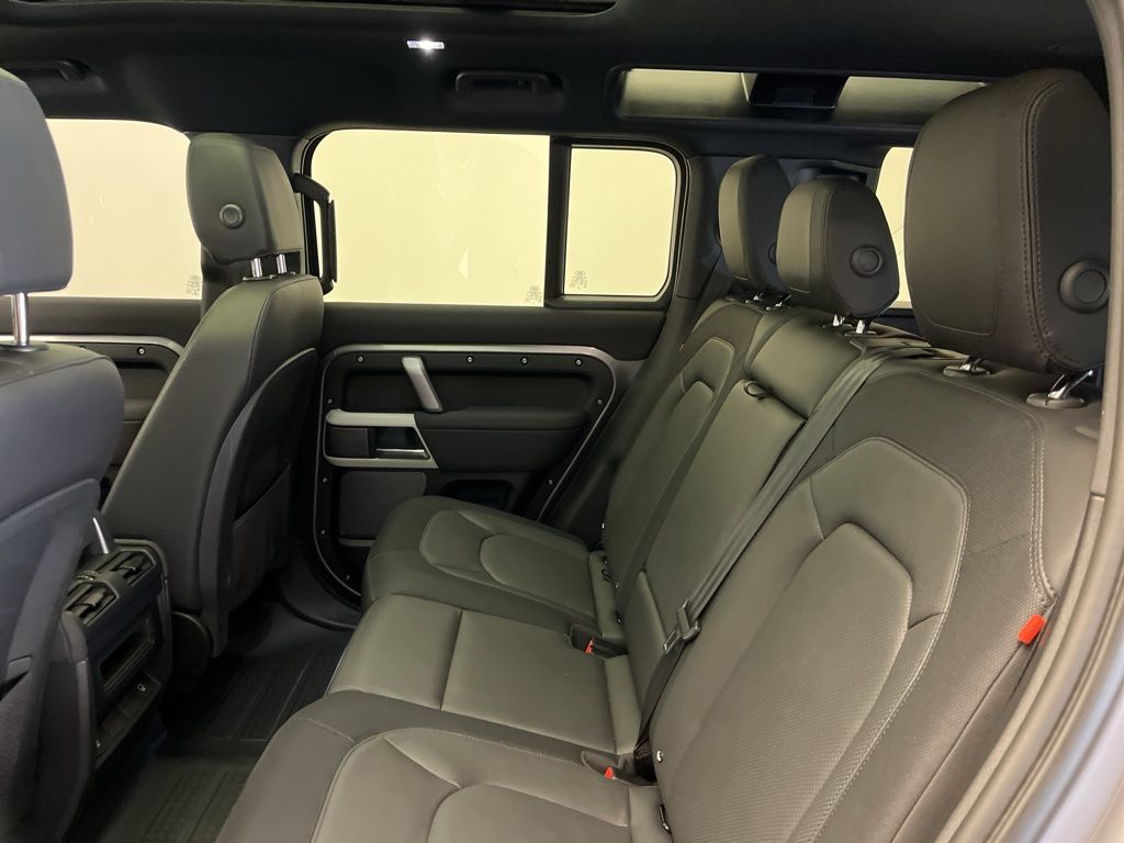 Thumbnail: 2023 Land Rover Defender - 24