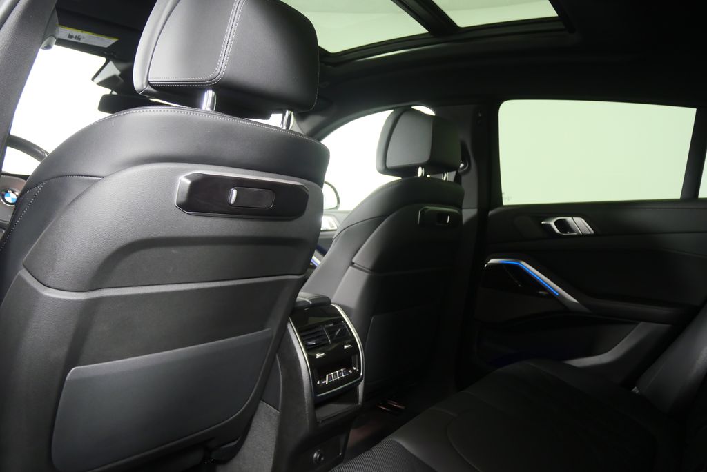 Thumbnail: 2025 BMW X6 - 17