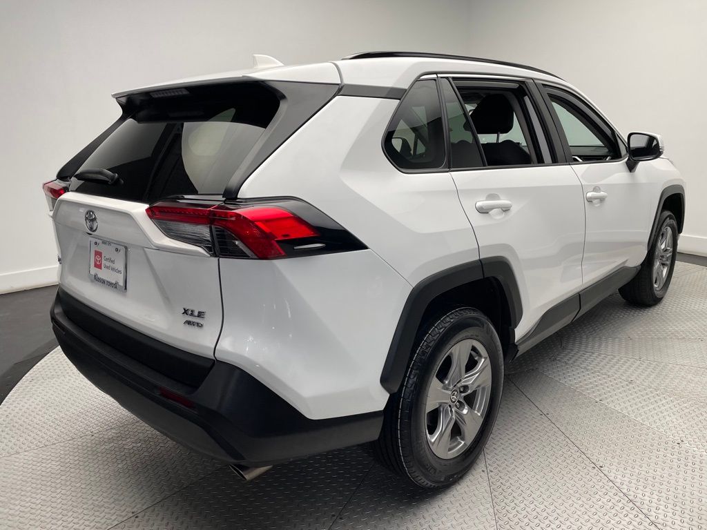 2023 Toyota RAV4 XLE 5