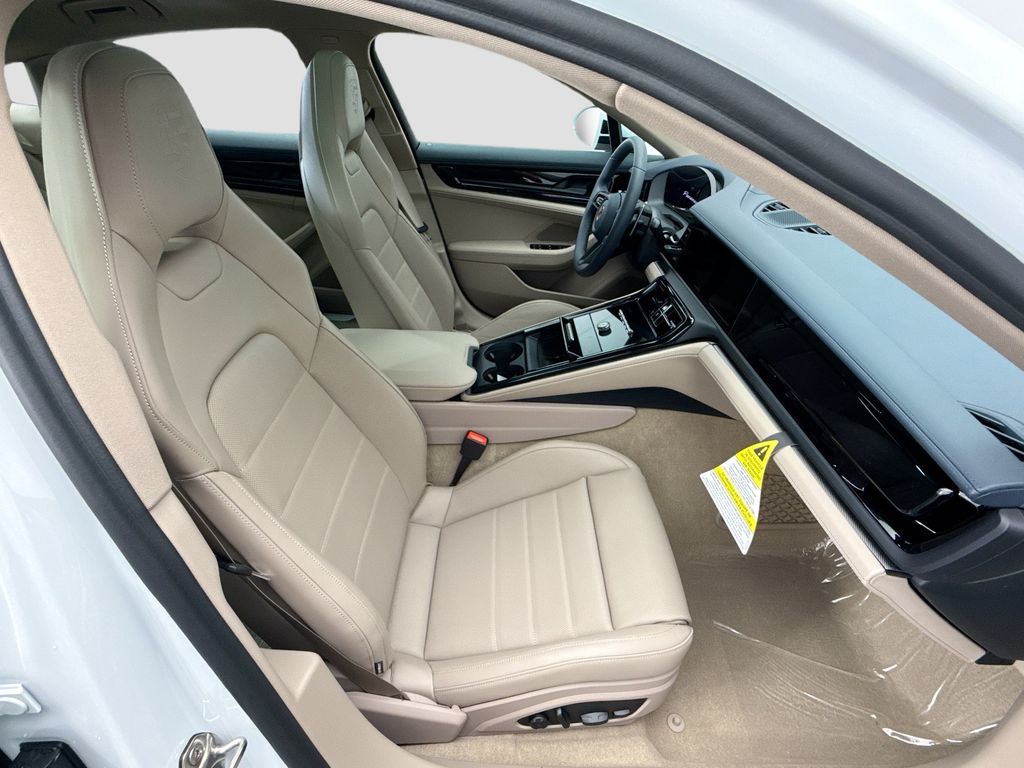 Thumbnail: 2026 Porsche Panamera - 22