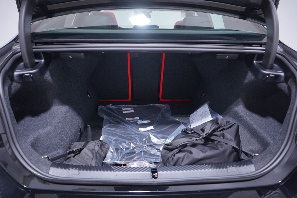 Thumbnail: 2026 BMW M5 - 24