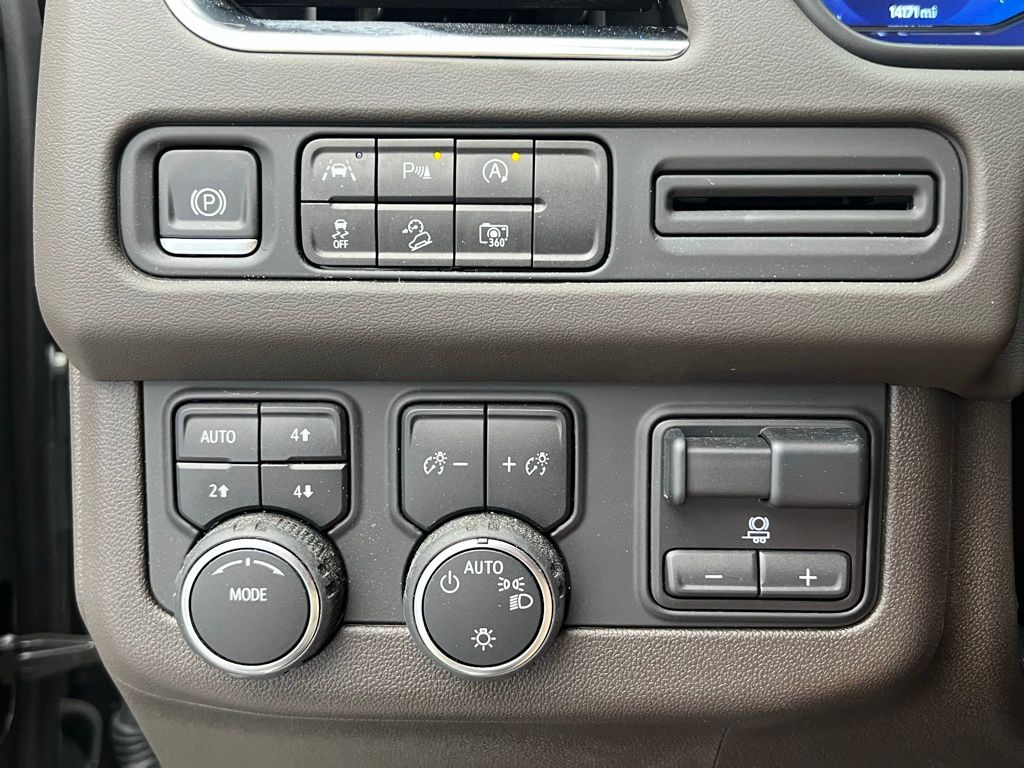2024 Chevrolet Tahoe Z71 24