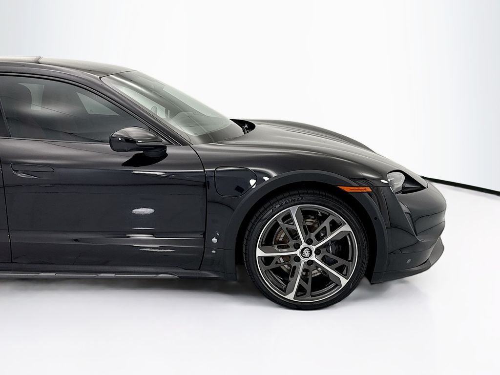 Thumbnail: 2022 Porsche Taycan - 11