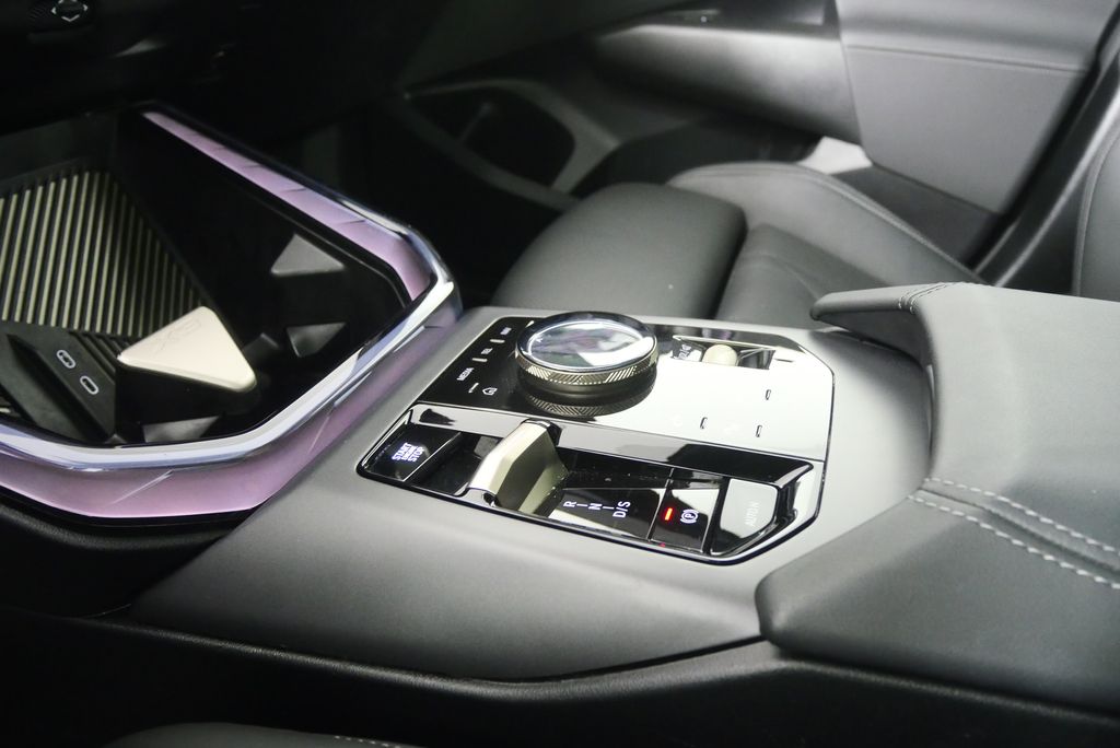 Thumbnail: 2025 BMW X3 - 25