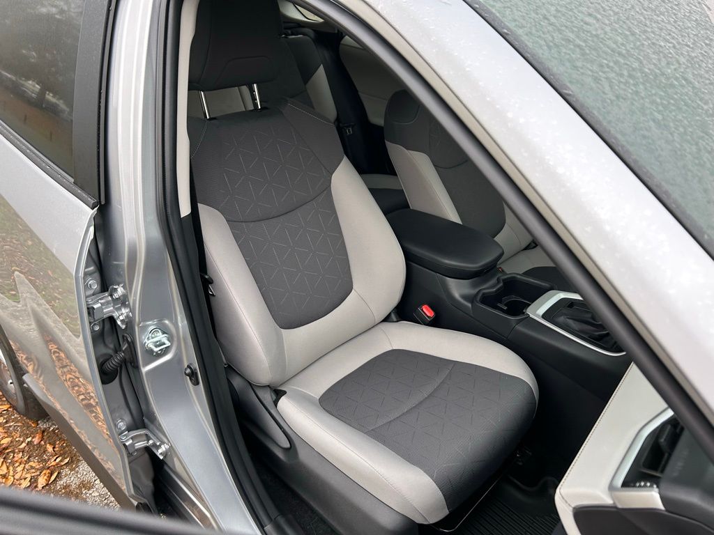 Thumbnail: 2025 Toyota RAV4 - 6