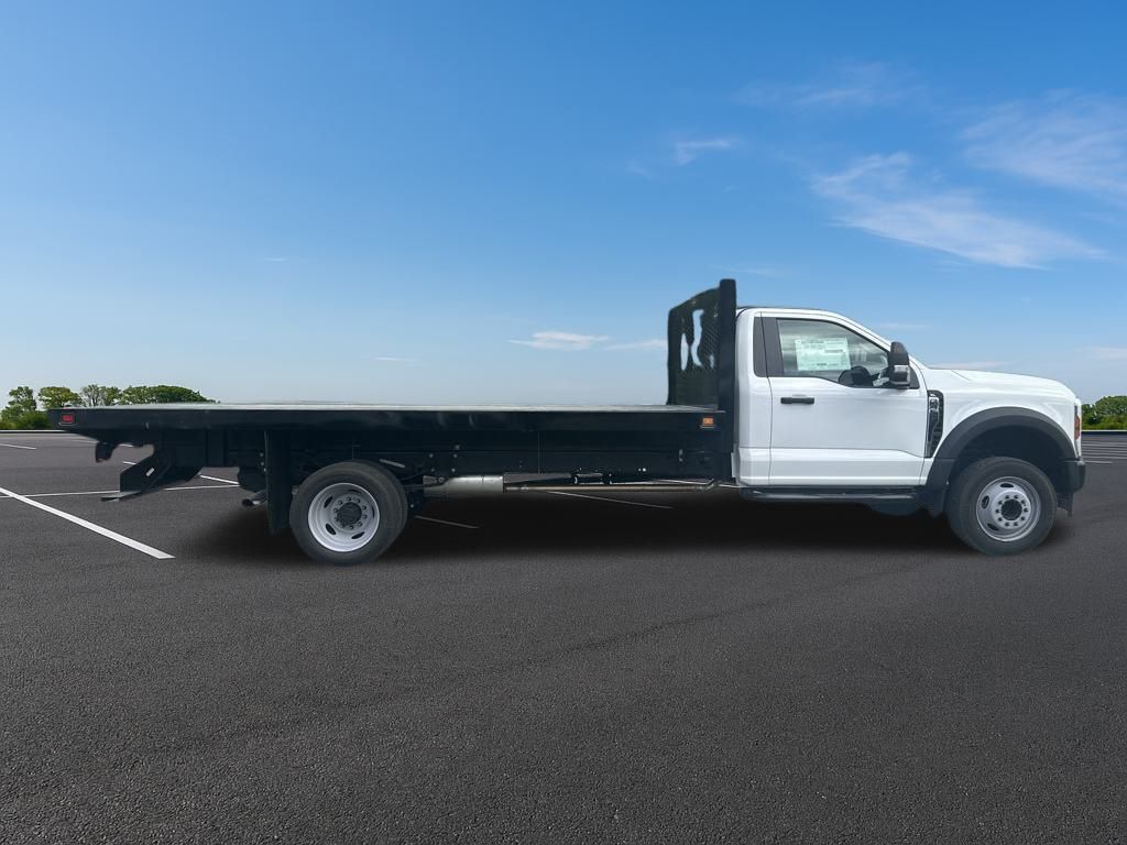 New 2024 Ford Super Duty F-450 Chassis Regular Cab (DRW) 205" Wheelbase XL