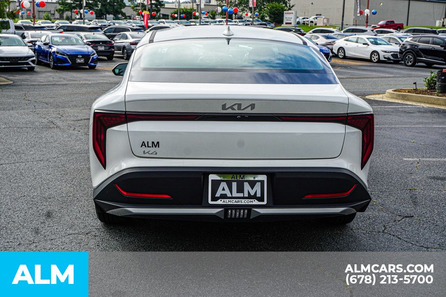 Used 2025 White Kia LXS image 10