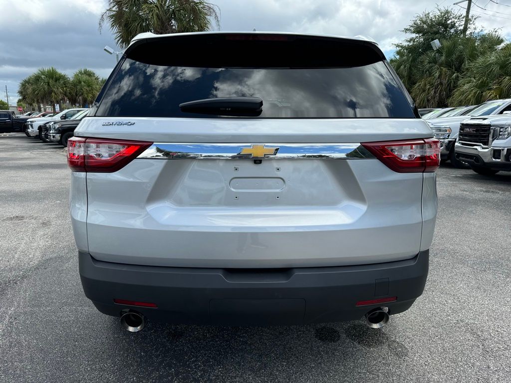 2021 Chevrolet Traverse LS 7