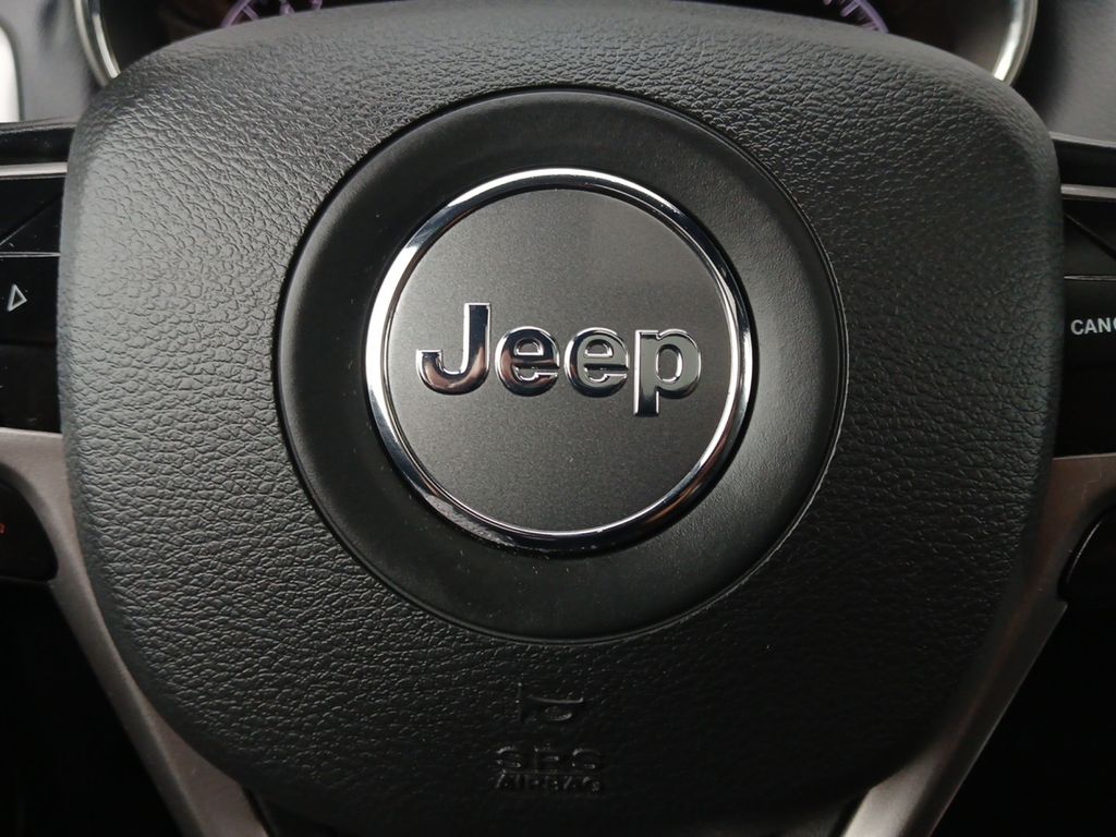 Used Car 2021 Jeep Grand Cherokee  Limited For Sale Under $25,000 In Austin, Texas