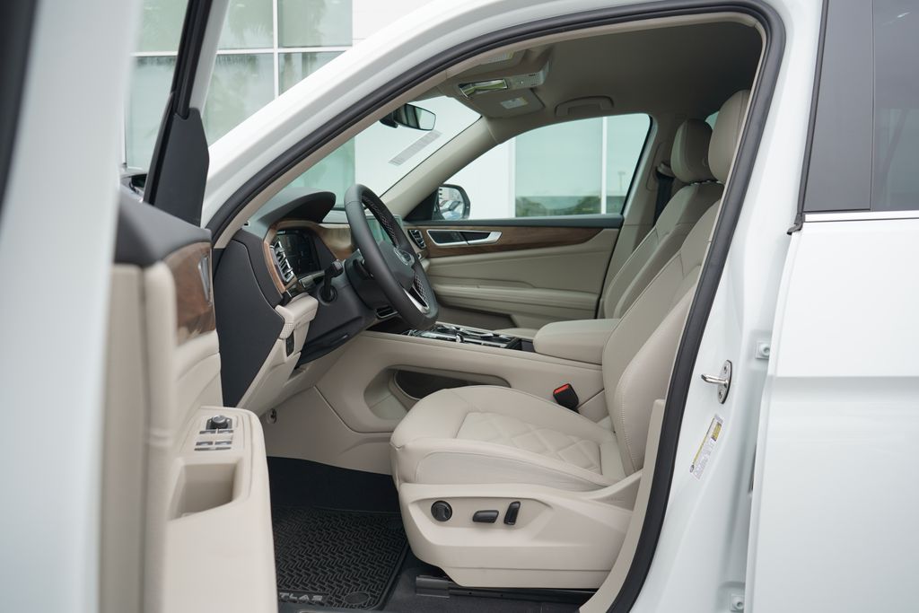 Thumbnail: 2025 Volkswagen Atlas - 6