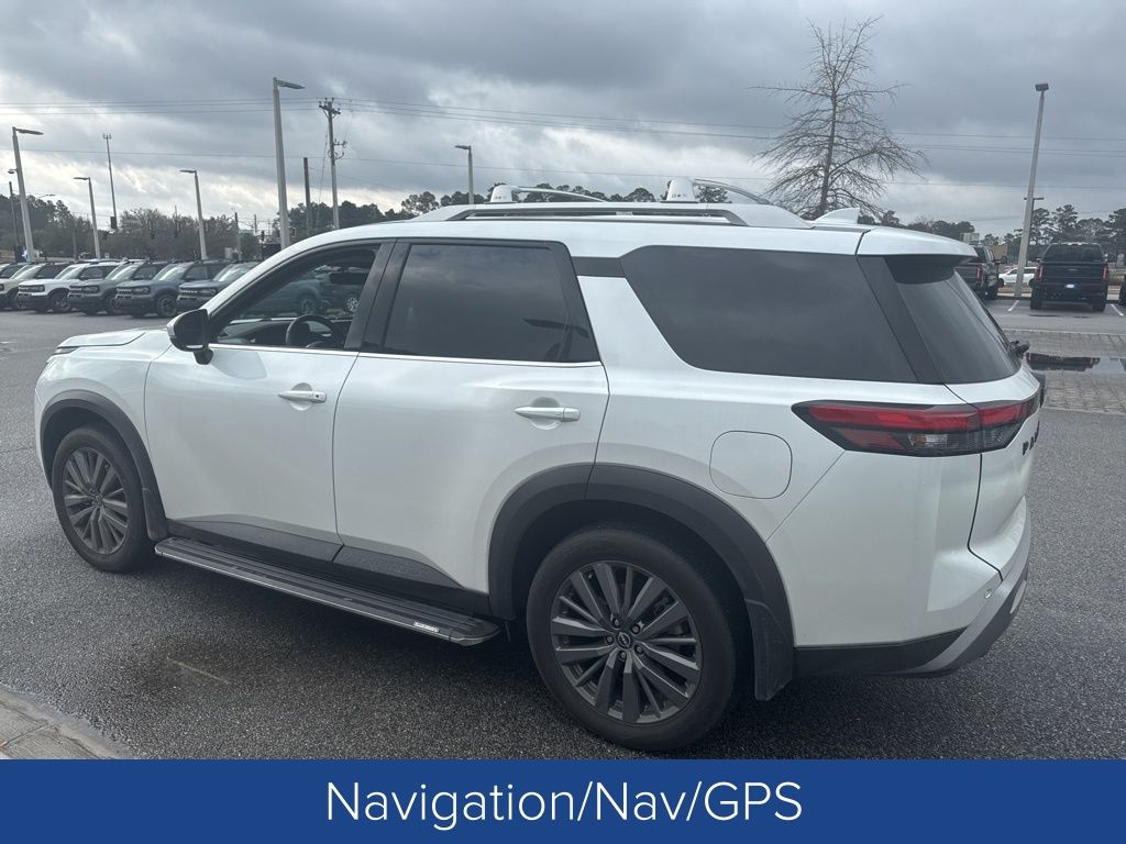 2025 Nissan Pathfinder SL FWD