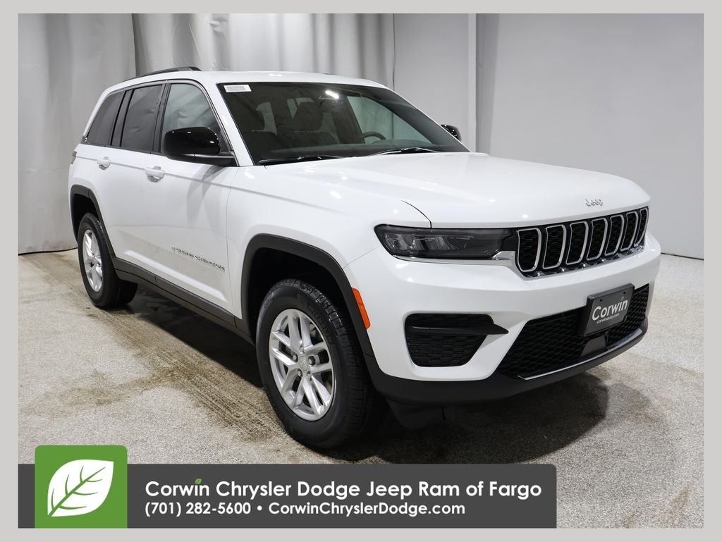 Bright White Clearcoat 2026 Jeep Grand Cherokee SUV / Crossover Four-Wheel Drive 8-Speed Automatic