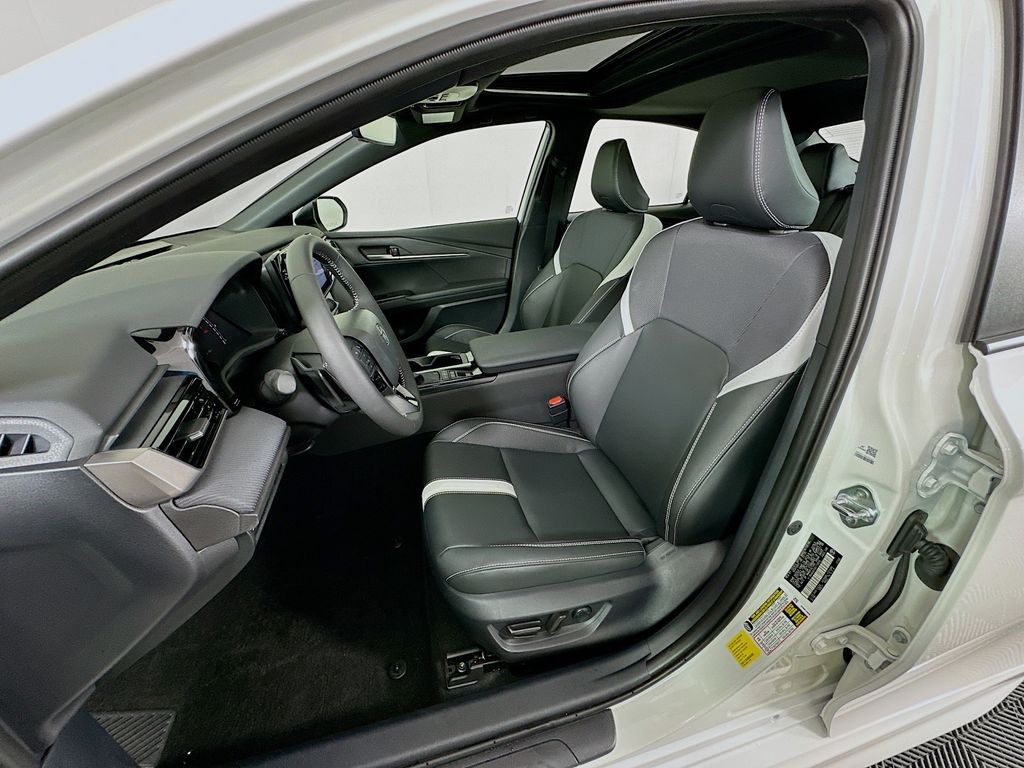 Thumbnail: 2025 Toyota Camry - 21