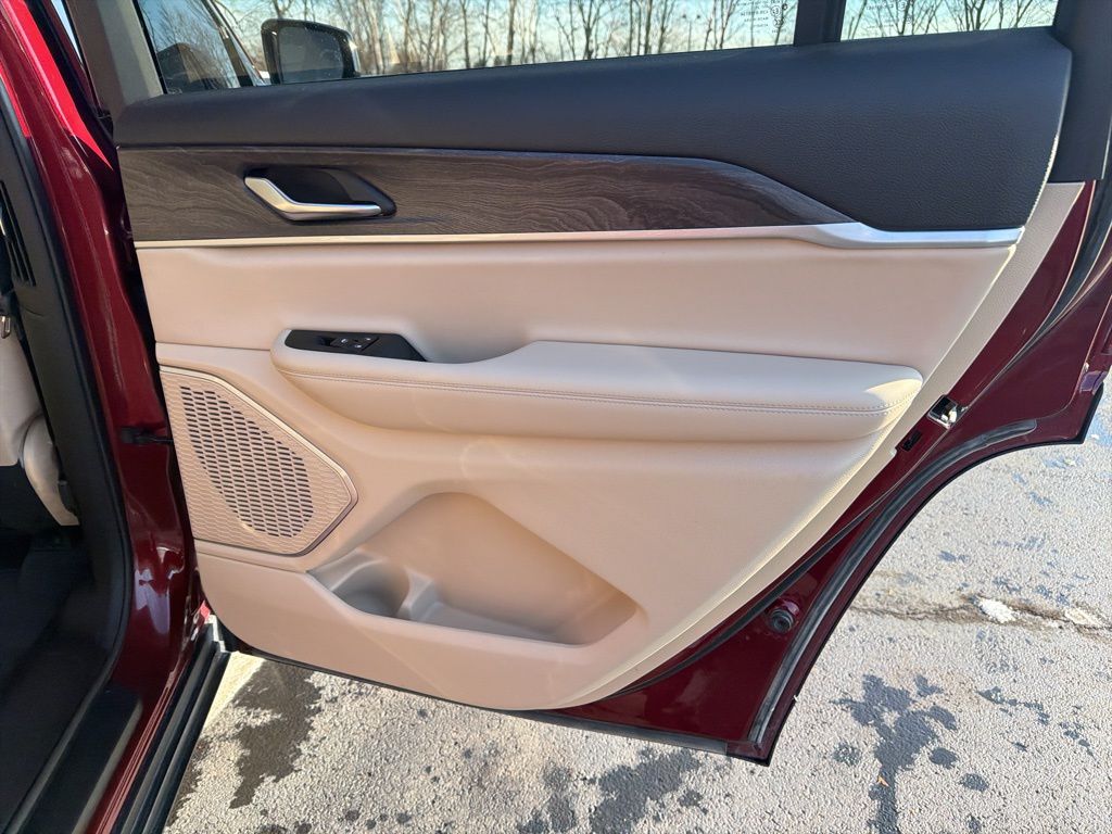 Thumbnail: 2021 Jeep Grand Cherokee L - 25