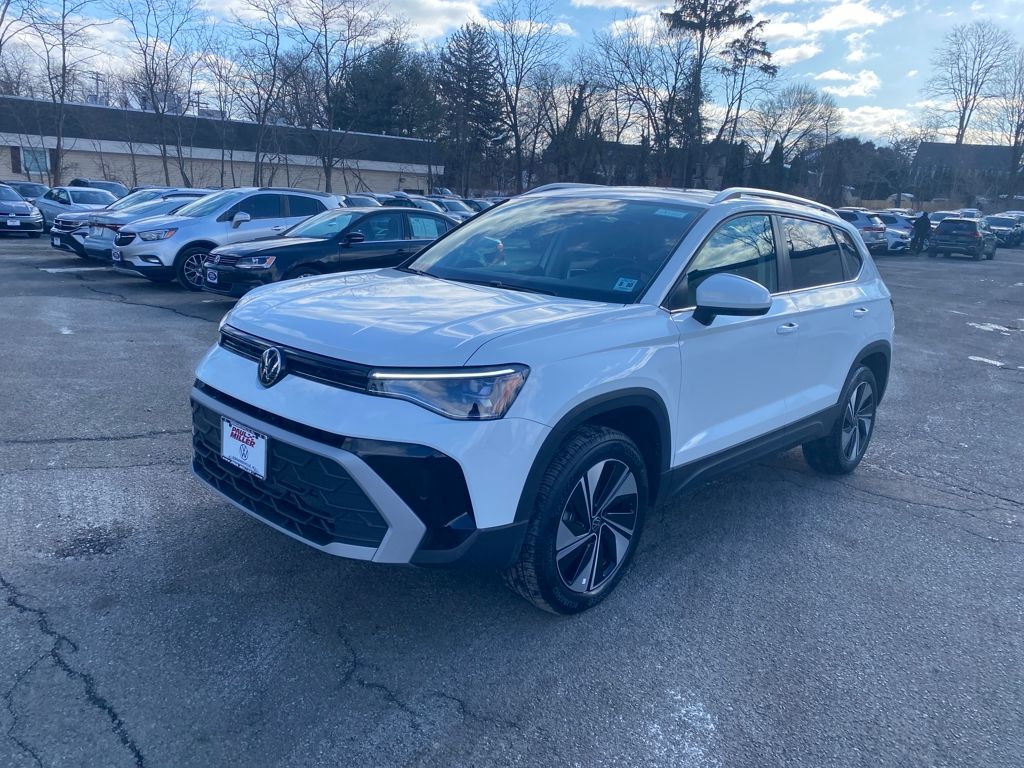2025 Volkswagen Taos SE 4Motion