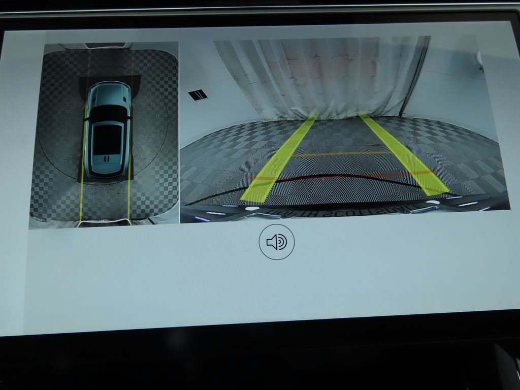 Thumbnail: 2025 Land Rover Range Rover Sport - 16