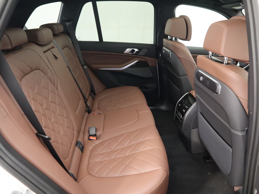 Thumbnail: 2026 BMW X5 - 23