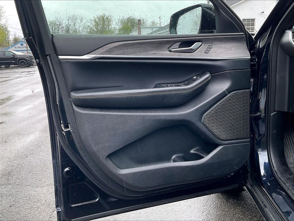 2024 Jeep Grand Cherokee — photo 9